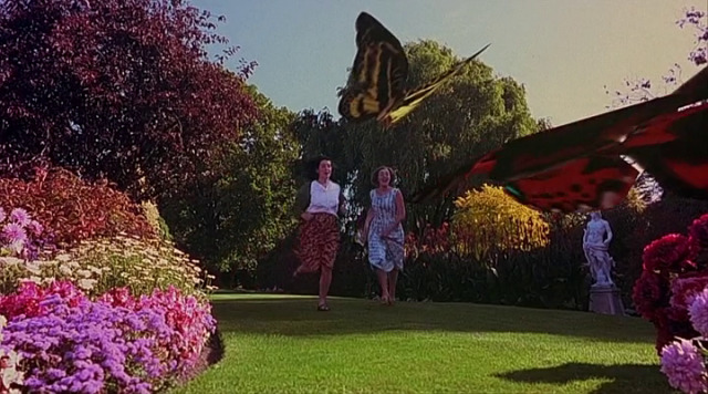 TheCinesthetic's tweet photo. Heavenly Creatures (1994) https://t.co/0CoqAQrSVM