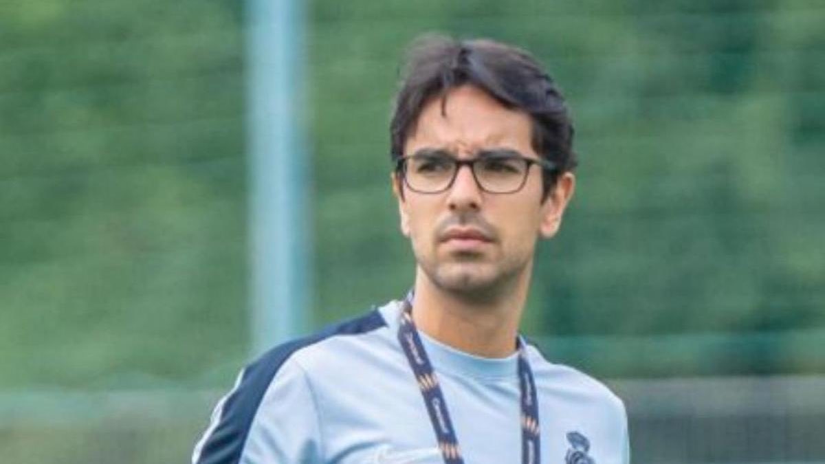 lexjykl's tweet photo. mi nuevo crush del mundial es pol lorente, el preparador físico de la selección, ME ENCANTA https://t.co/50gEEA3OF3