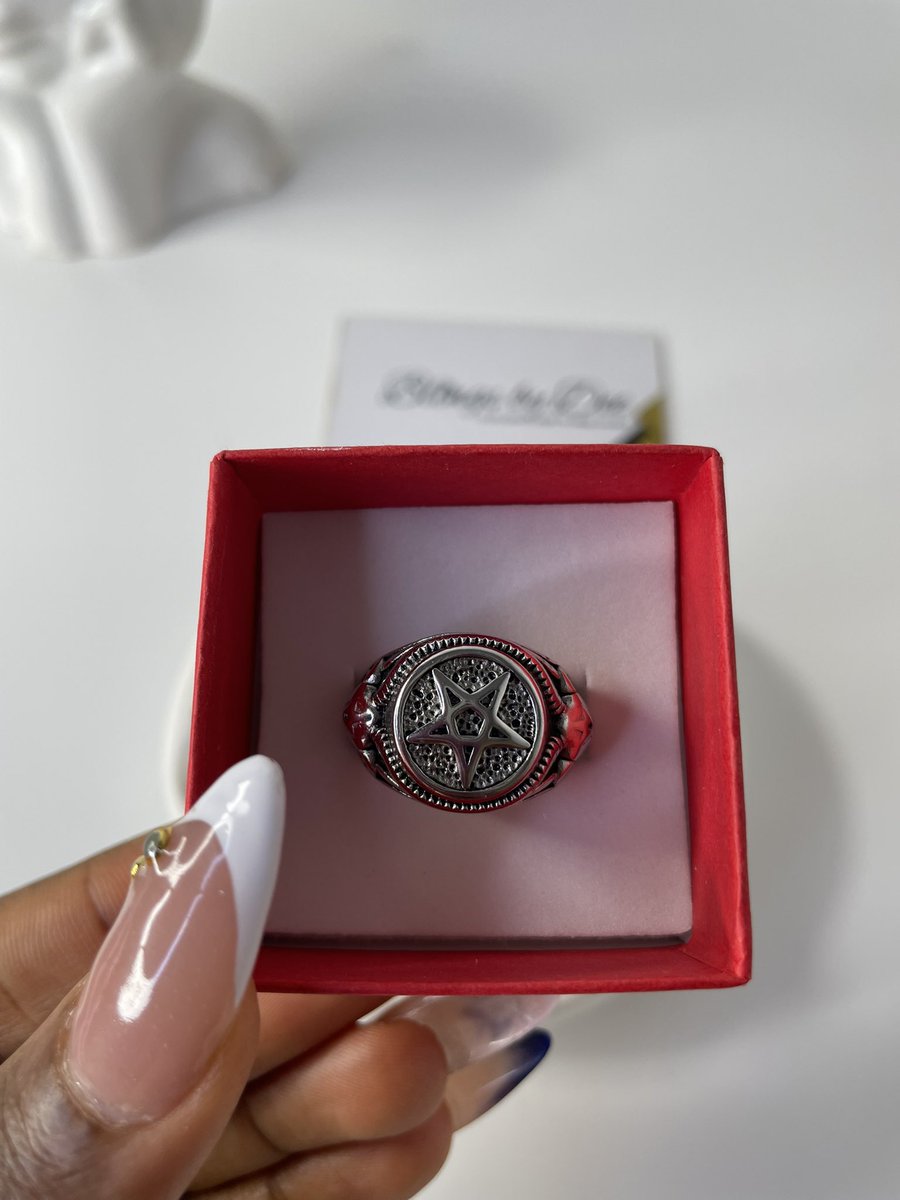 BlingsbyDee's tweet photo. category: gothic male rings 🔥
N5,500 each https://t.co/4UYxSZnhhZ