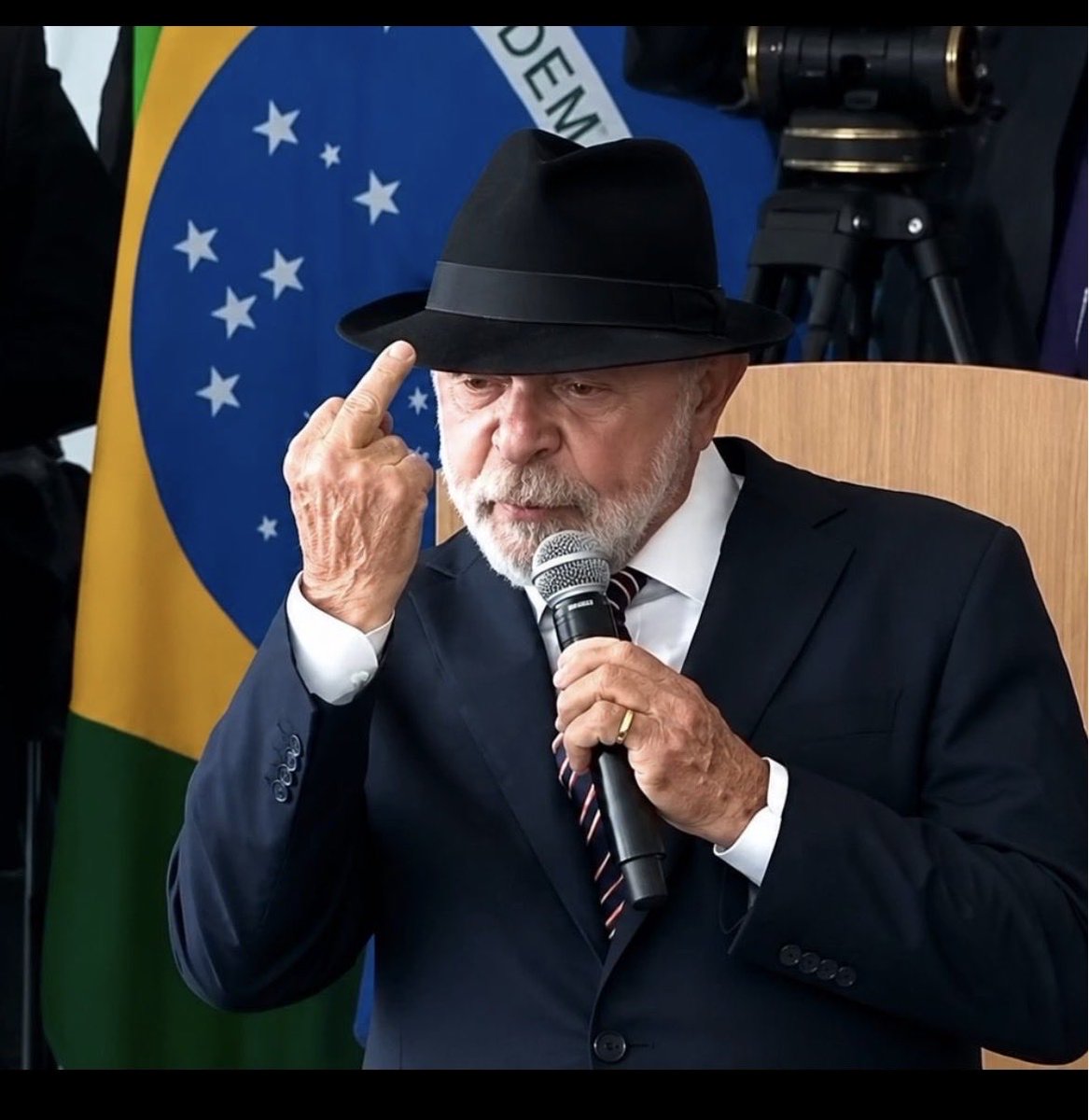 blablablafabio's tweet photo. É a decadência da República brasileira. Uma tragédia ver essa gente decidindo os rumos do país. https://t.co/N8AeJQnji5