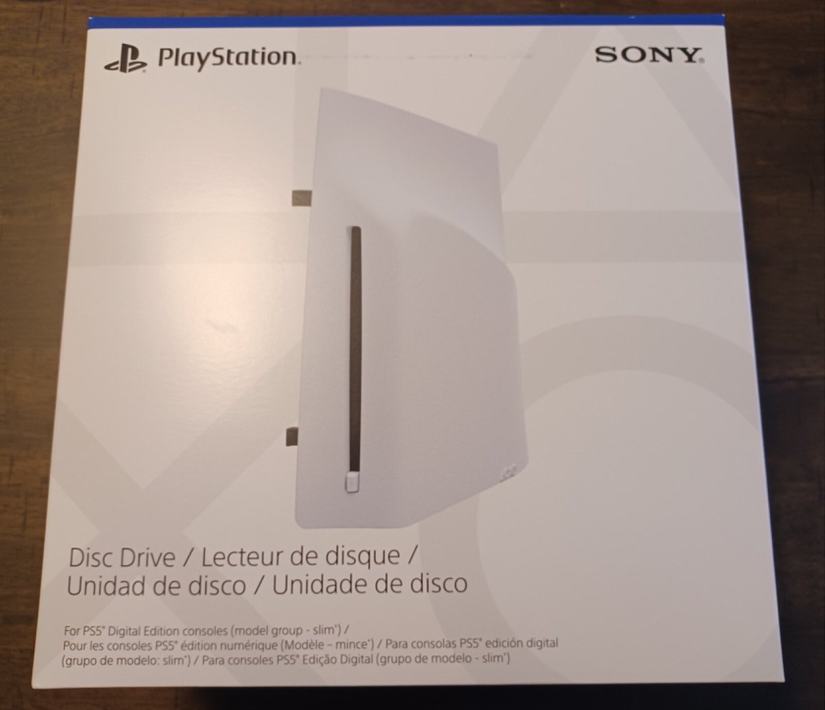 alphafox's tweet photo. Hey Sony, everyone who bought one of these deserves a refund: https://t.co/4DuHLoNHP3
