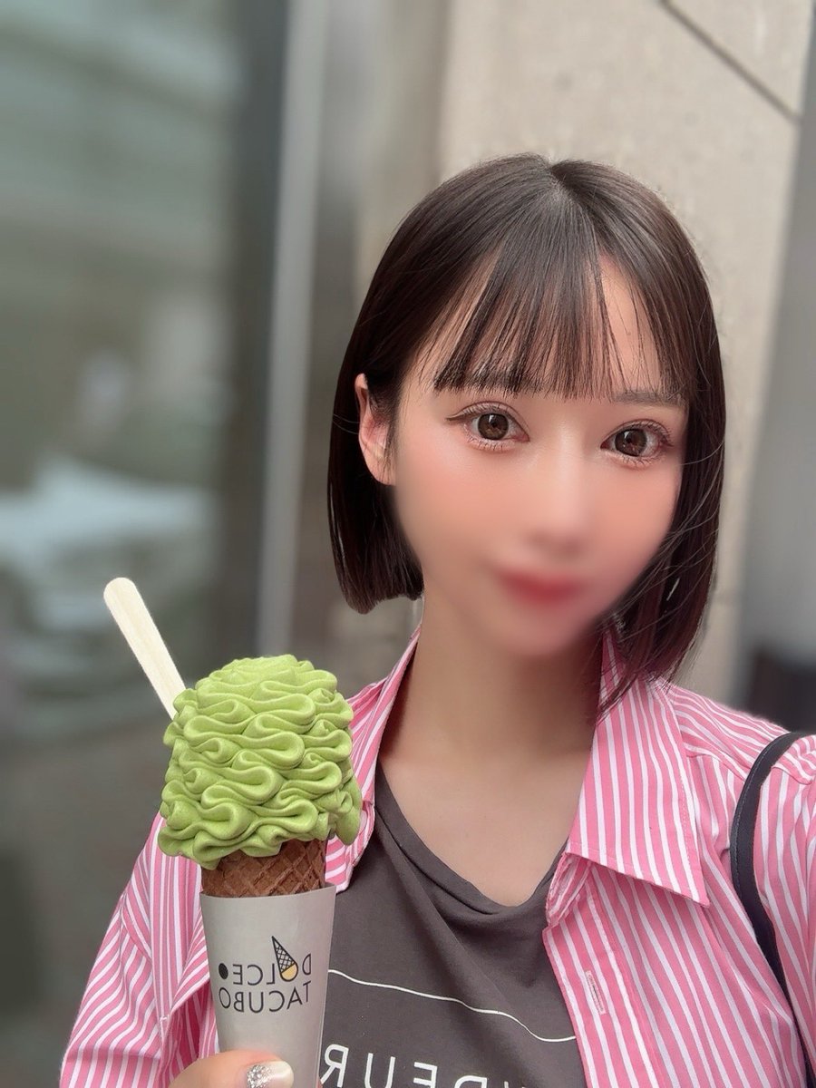 imo2nd_'s tweet photo. ぱくっ🍦💚 https://t.co/gSAVIsz7aR