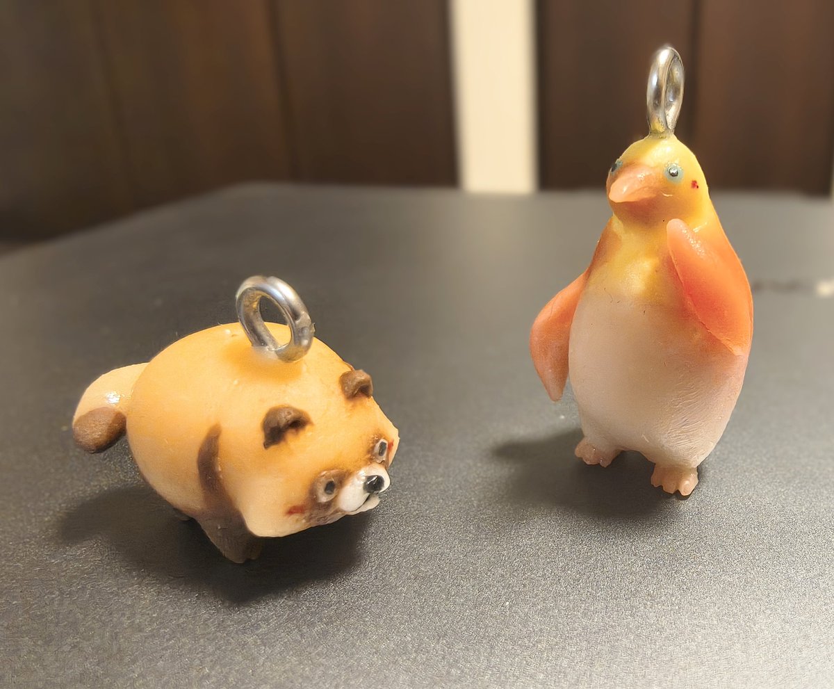 nennendo's tweet photo. 『タヌキです』
『王様ペンギン白変です』
当店今後🇨🇩🇨🇬の予定です
来週土日海老名ﾋﾞﾅｳｫｰｸ
8月1、2日出店予定まだ未確定
9月21日(月曜祝日)金沢文庫海の公園『金沢文庫芸術祭』　11月14、15日東京ビッグサイト『デザインフェスタ』と、
先ずは来週土日海老名、よろすく。 https://t.co/Ggdpdlrdm1