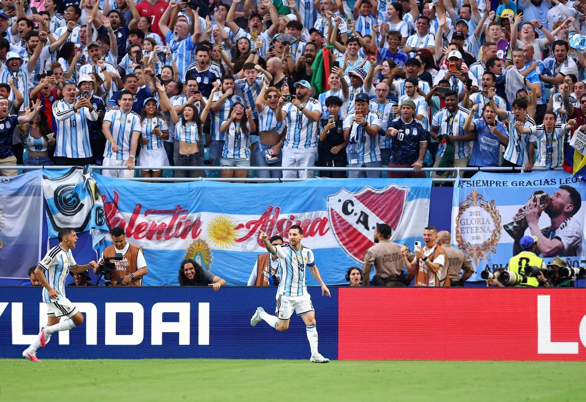 CAIMiLocura_'s tweet photo. Independiente, Messi y Argentina ♥️ https://t.co/nHL7c5adx3