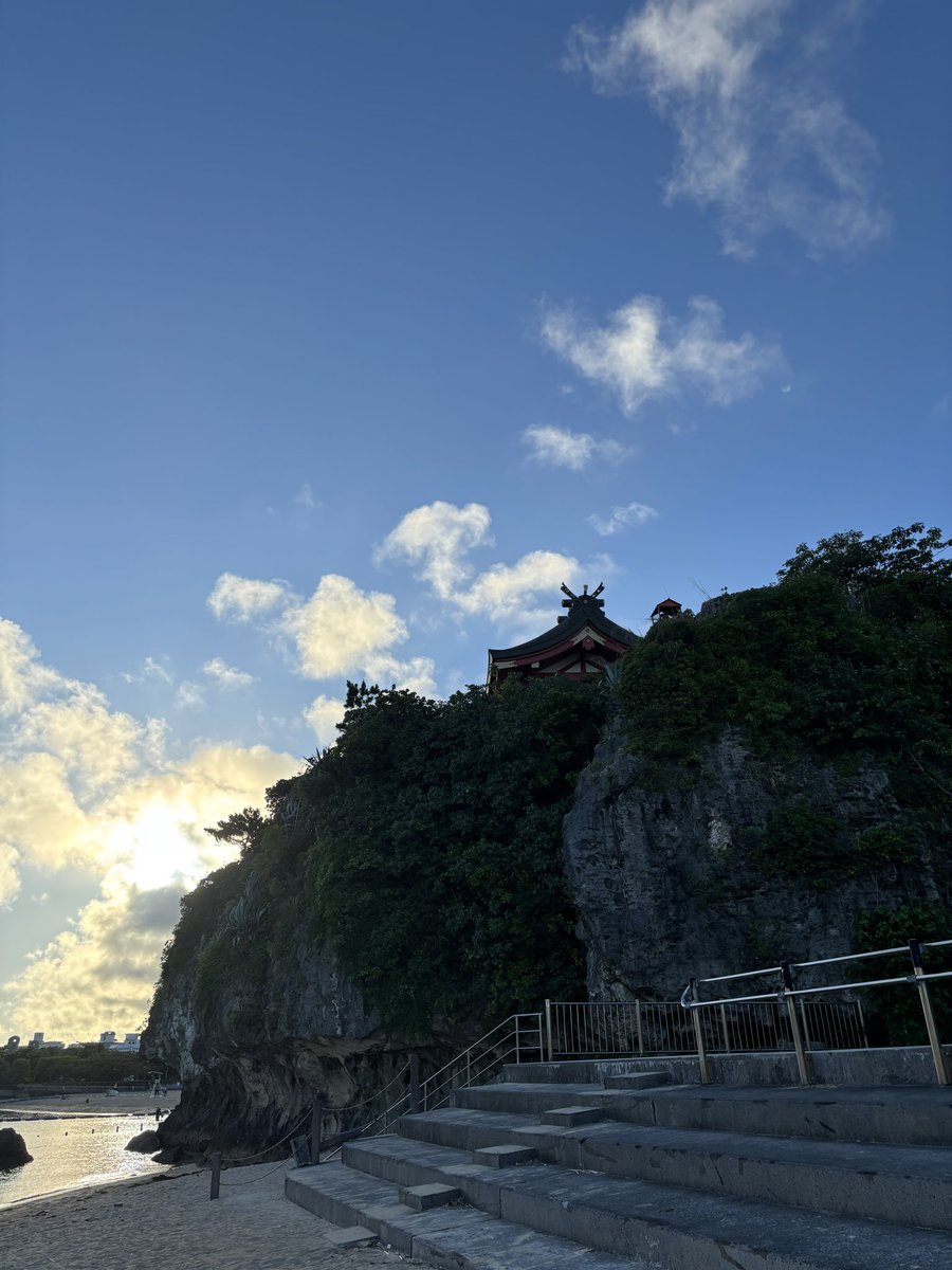 tomomisato13's tweet photo. 学会出張の楽しみは、もちろん朝ラン
お弁当や、水筒作ったりと、家事に追われずビーチのそばを走れる幸せ

たまのご褒美
天気も最高 https://t.co/IgTaVh2rDh