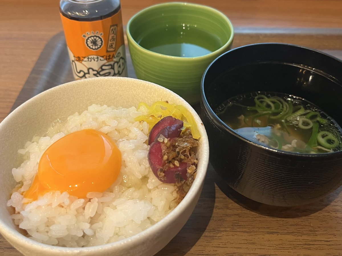 life_trip2's tweet photo. 卵かけご飯を神戸のお醤油といただき、
肉吸いに、明石焼き。
疲れた朝に優しいお食事です。

今日は試合あるのかなー？
いつわかるんだろう。

ひとまずチェックアウトまで一仕事。 https://t.co/x61a45J2ES