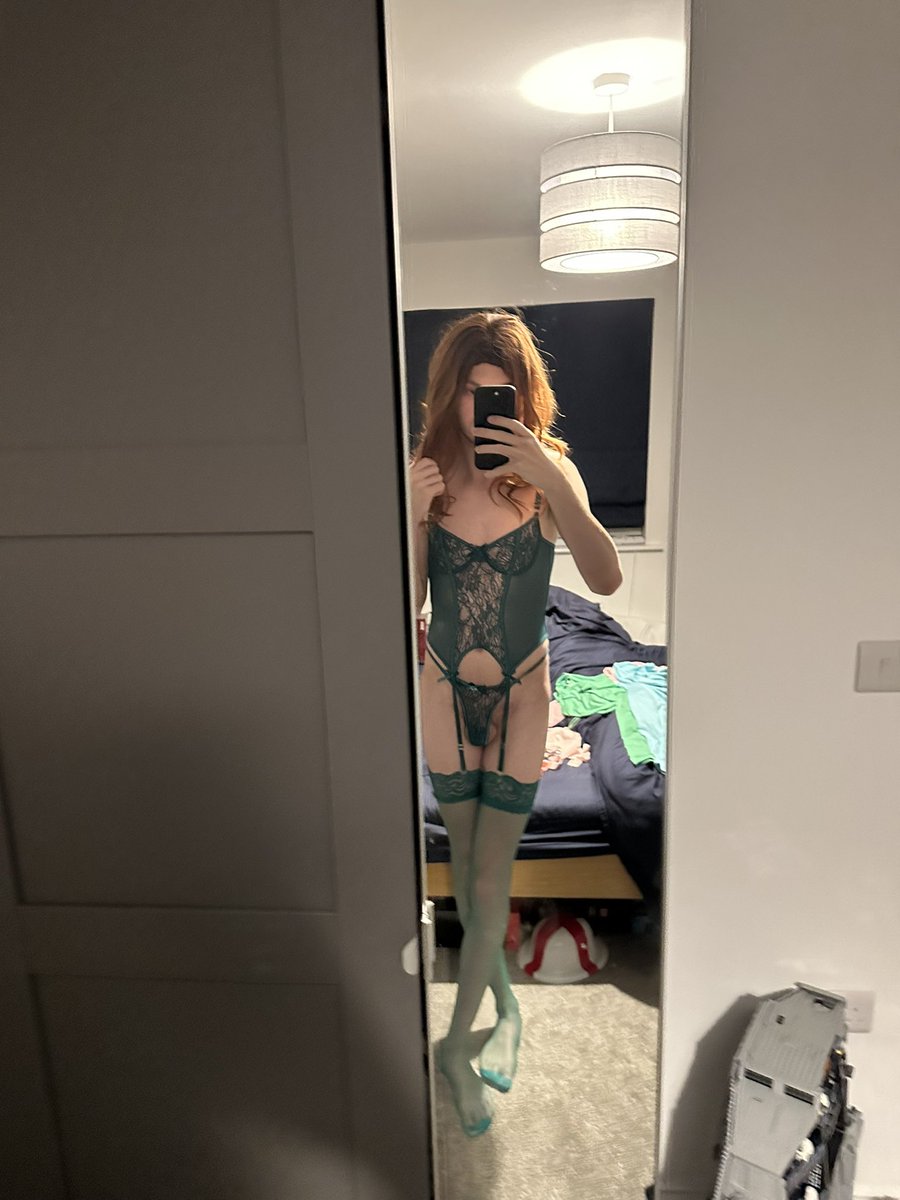 SydneyFayeCD's tweet photo. Feel so slutty in my new lingerie 🤭🤭 https://t.co/ohCsrVbxnH