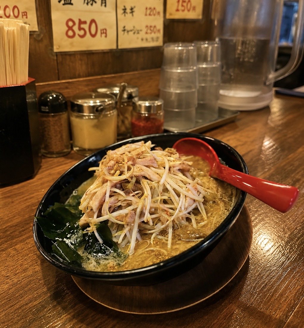 ramen_yokota's tweet photo. おはようございます！
本日も宜しくお願い致します☆
[メニュー]
・醤油らーめん
・貝出汁そば
・味噌らーめん
・台湾まぜそば
[限定]
①旨ネギ豚骨醤油ラーメン
③バターチキンカレーつけ麺
バタチキは１晩寝かせてる途中なので
後ほど画像アップできたらと☆
11時〜14時お待ちしております！ https://t.co/bCqLA1WhOk
