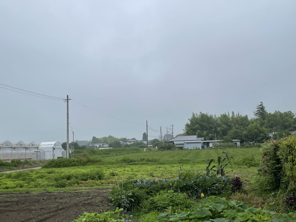 skyriverAMA's tweet photo. おはようございます😃
本日は曇り☁️ 空を雲☁️で
覆い尽くされいます
今にも雨☂️が降り出しそうです

赤城山⛰️さんも、雲☁️に
覆われて姿が見えません https://t.co/14BNlc60Bs