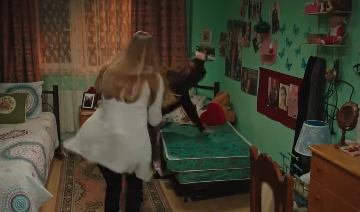 d3enyyyy's tweet photo. Hazanim kaza yaptı ama ailesi, ececim yalıda uyudugu icin evde kavga etmekle meşgul🌹 https://t.co/H46YvvDDkO