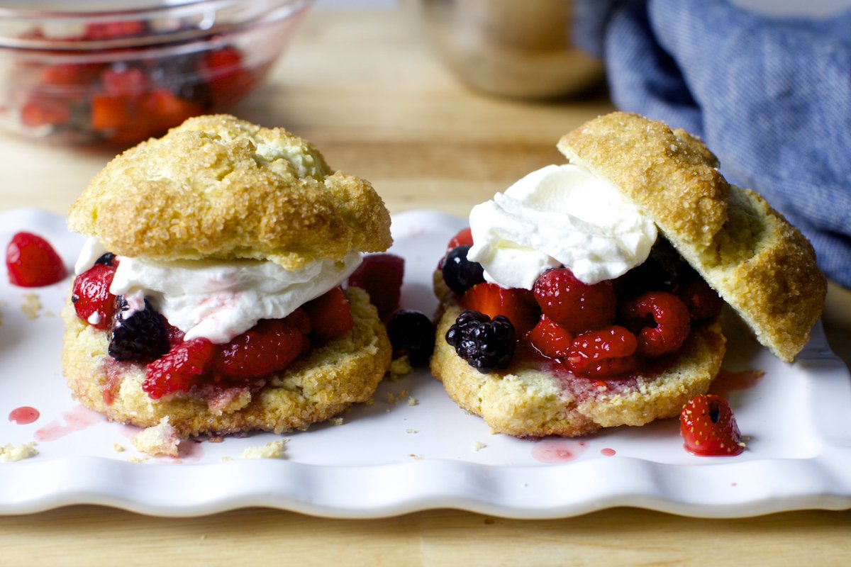 smittenkitchen's tweet photo. A tall, craggy, crunchy-edged shortcake that’s a cinch to make, requiring no rolling pins, round cutters, unusual ingredients, or more pressingly, advanced planning to put together. Just add berries and cream. 

https://t.co/yytmVXGQwX https://t.co/Bhi7eaHfsn