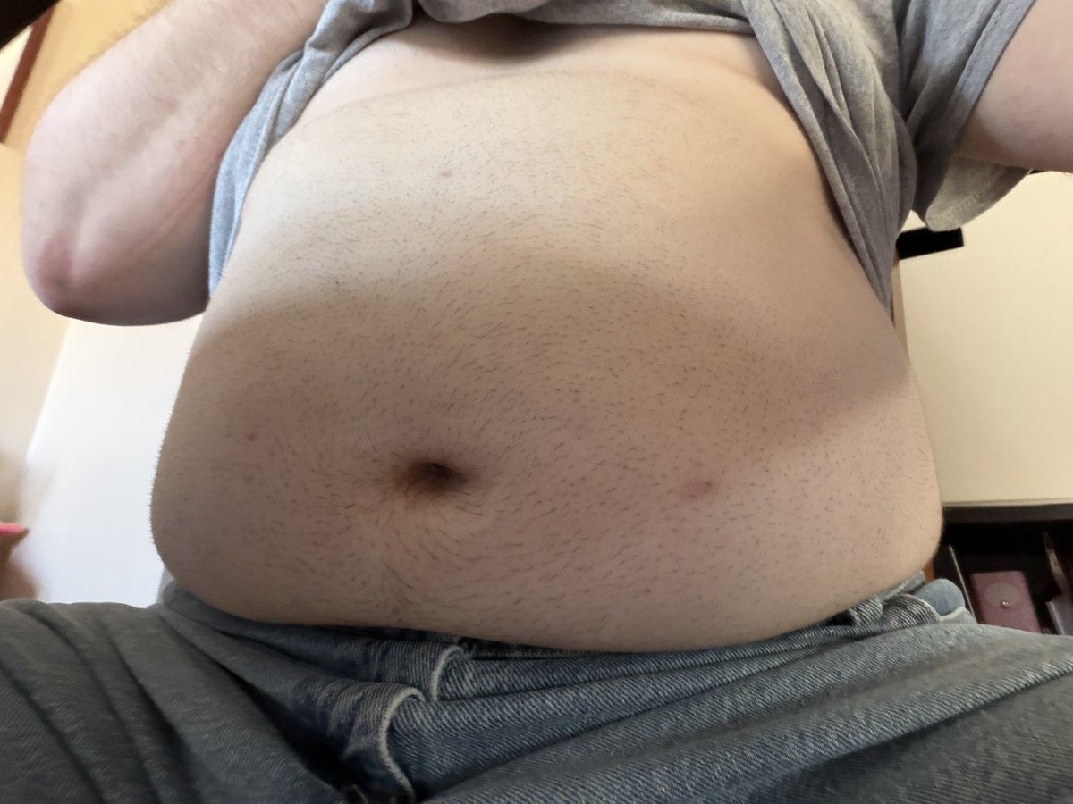 Autumn_fatwolf's tweet photo. Happy fat Friday! #bigbelly #belly
#furrybelly https://t.co/vb4woZUNnU