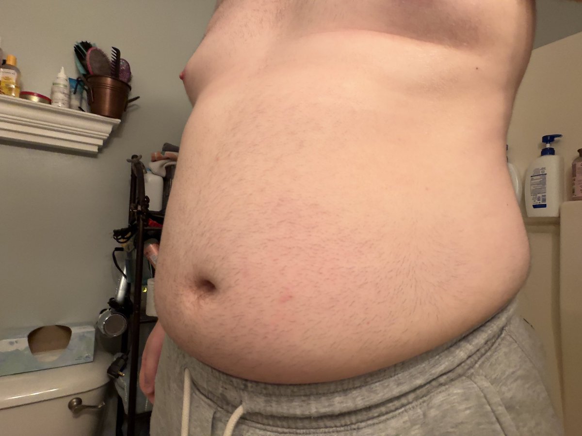 Autumn_fatwolf's tweet photo. Happy fat Friday! #bigbelly #belly
#furrybelly https://t.co/vb4woZUNnU