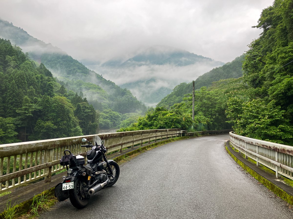motorcycle_cat's tweet photo. 宮ヶ瀬ショートツーリングより無事帰宅。この時期にして3シーズンジャケットで汗ばむでもなく涼やかに走れた。冴えない天気を除けば最高のツーリングと言える。こんな7月は記憶にないな… <#XVS950CU BOLT-R 累積走行距離:128,461km> https://t.co/Sae9cd04SZ