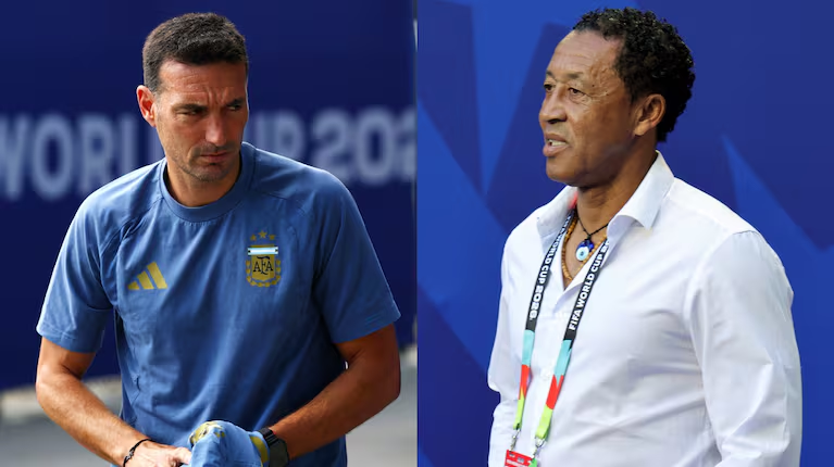 Nexofin's tweet photo. 🚨⚽️ #VIDEO | El regalo que el DT de Cabo Verde le entregó a Lionel Scaloni antes del encuentro con Argentina

Los detalles de la nota 👇
https://t.co/6pMPLGYQNU https://t.co/b50vSIM0cv