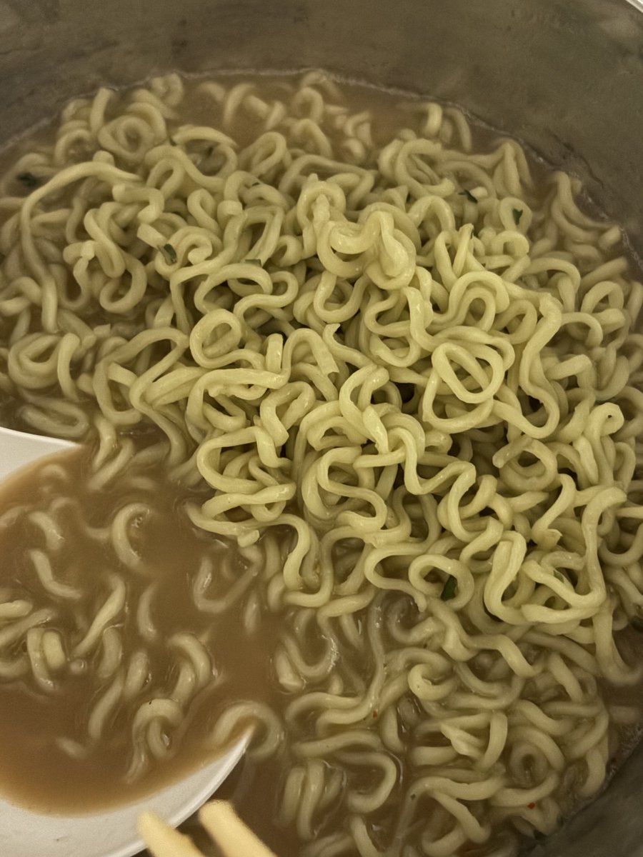 Nqfu_'s tweet photo. 乾麺2つの味混ぜるとどっちもの良さが出て(ᵔOᵔ)ｳﾏ-でしたわ https://t.co/uNR5G04g4c