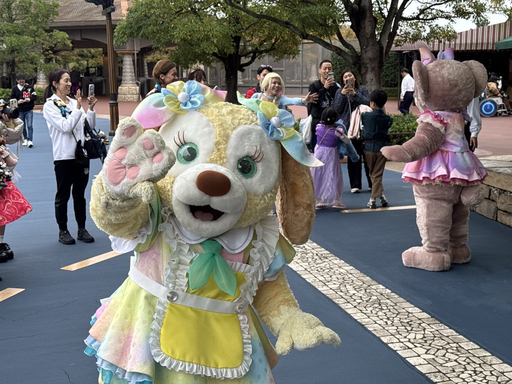 sinntarou0414's tweet photo. おはようございます
久々にディズニーシーきました��
クッキーちゃんお誕生日おめでとう https://t.co/01OwYv0p6O