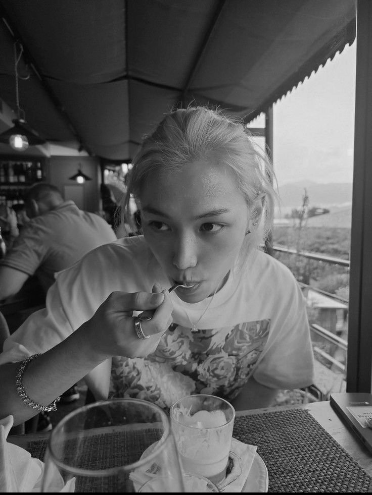 Ren tweet media