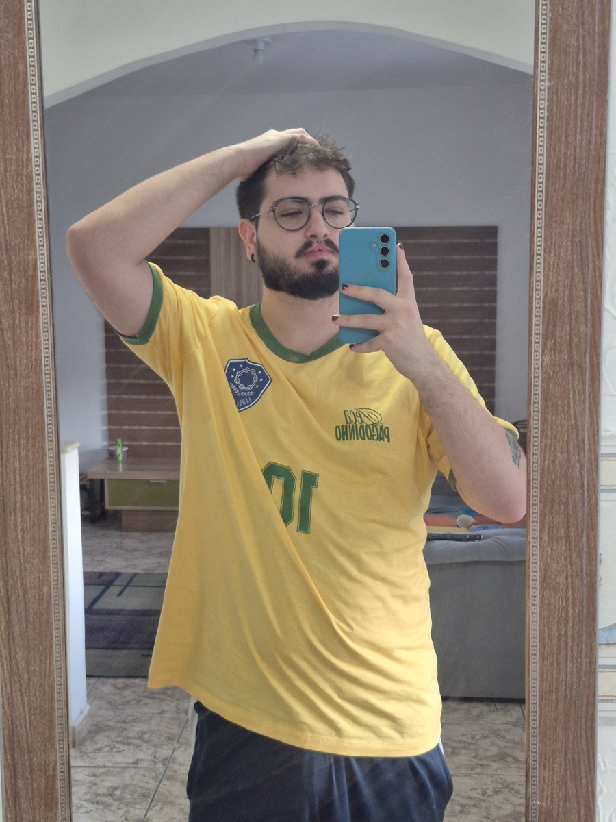 guinormous's tweet photo. Postar essa enquanto a copa ta durando https://t.co/arg6FlNzRo