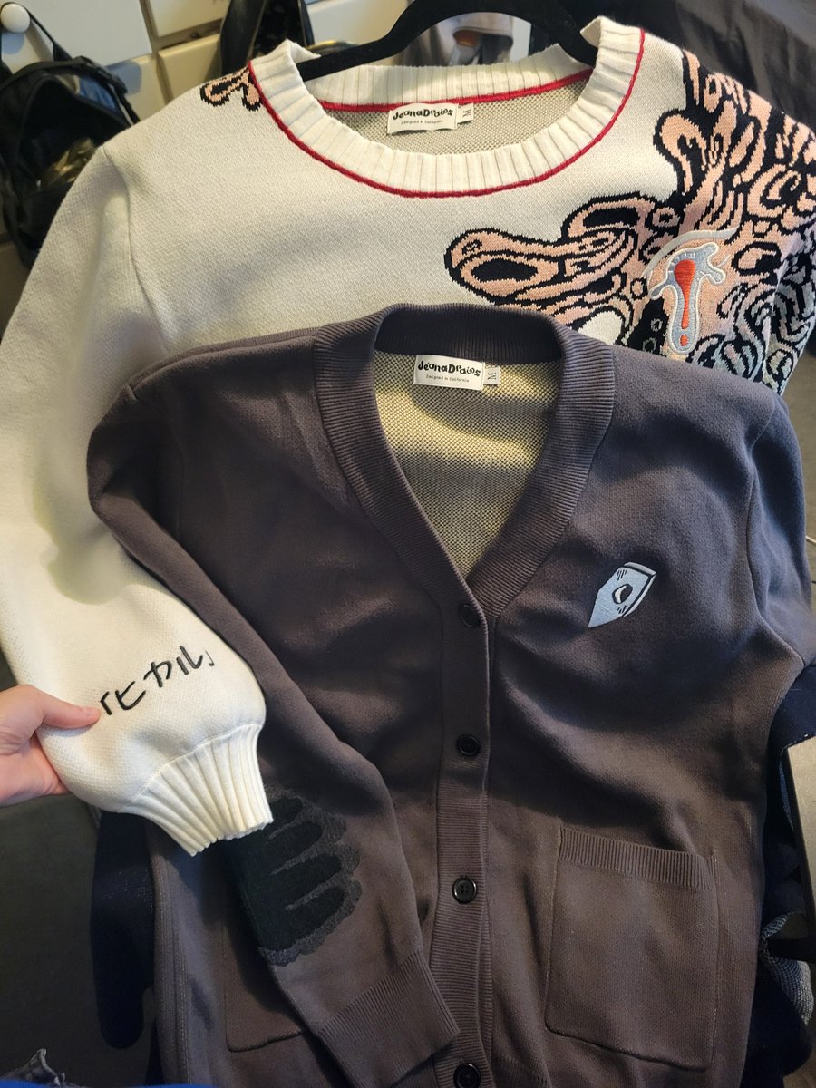 LucidRobo's tweet photo. Would anyone who bought the JeanaDraws summer hikaru died entity &amp; soul cardigan and sweater set in a Small wanna trade? I got them in a Medium so they're kinda too big for me 🫠 https://t.co/2lO0foL71a