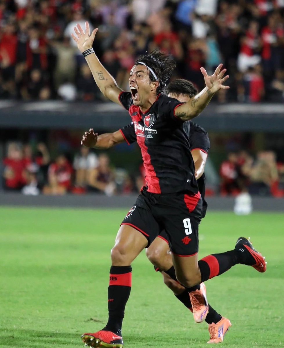 AdrianoSavalli's tweet photo. 🚨 Michael Hoyos se hará la revisión médica mañana para convertirse en nuevo jugador de Sporting Cristal 🇵🇪. Hay acuerdo total para un contrato por dos temporadas 🔵. https://t.co/6hg2cPIT51