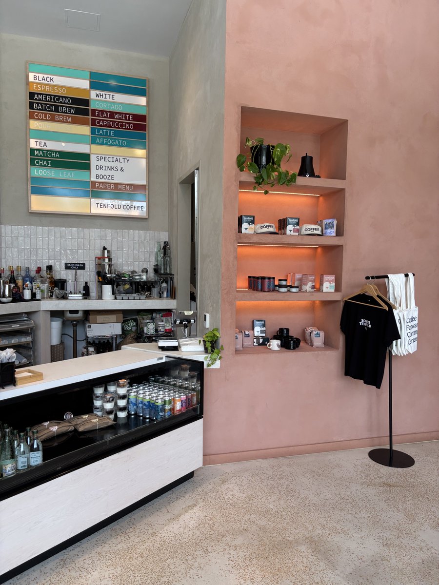 yosuke_u's tweet photo. ヒューストンではTenfold Coffee CompanyとTout Suiteでアイスラテ
カフェはどこもオシャレで美味しかった！ https://t.co/7JVay8YuOw