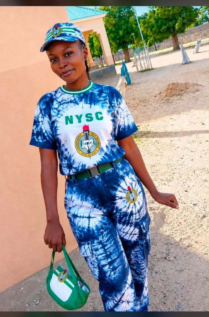 Miraclempy's tweet photo. At some point i feel like this country ain't enlightened enough cos why would a person in his right sense changes NYSC khaki of all things in this life.. THIS IS TREMENDOUSLY BAD!!! https://t.co/gApLGcw6Pn