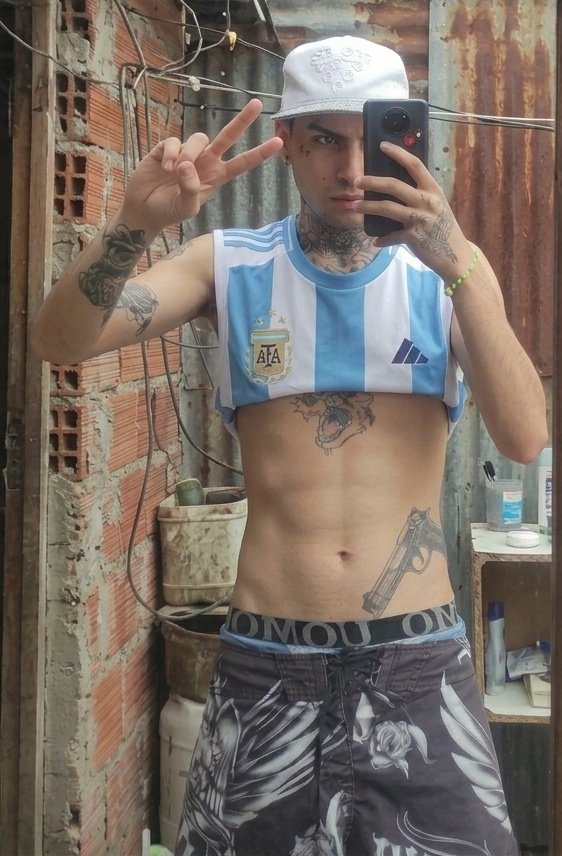 TurronMateo's tweet photo. CON QUIEN SE VE EL PARTIDO DE ARGENTINA?? 🇦🇷 https://t.co/6XqO05Glp1