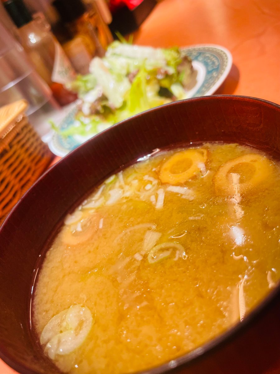 komatuna33's tweet photo. 新宿一丁目に「テクニシャン」なる怪しい名前の看板が…

入ってみたらパスタやさん？
とりあえずメニューの1番上の江戸前醤油パスタを注文
焼きパスタと言った感じでどの辺が江戸前なのだろう……?

味は和風パンチョなイメージ…
どの辺がテクニシャンで江戸前なのか謎なお店でした💦

#小松菜ランチ https://t.co/d8m69CbsBl