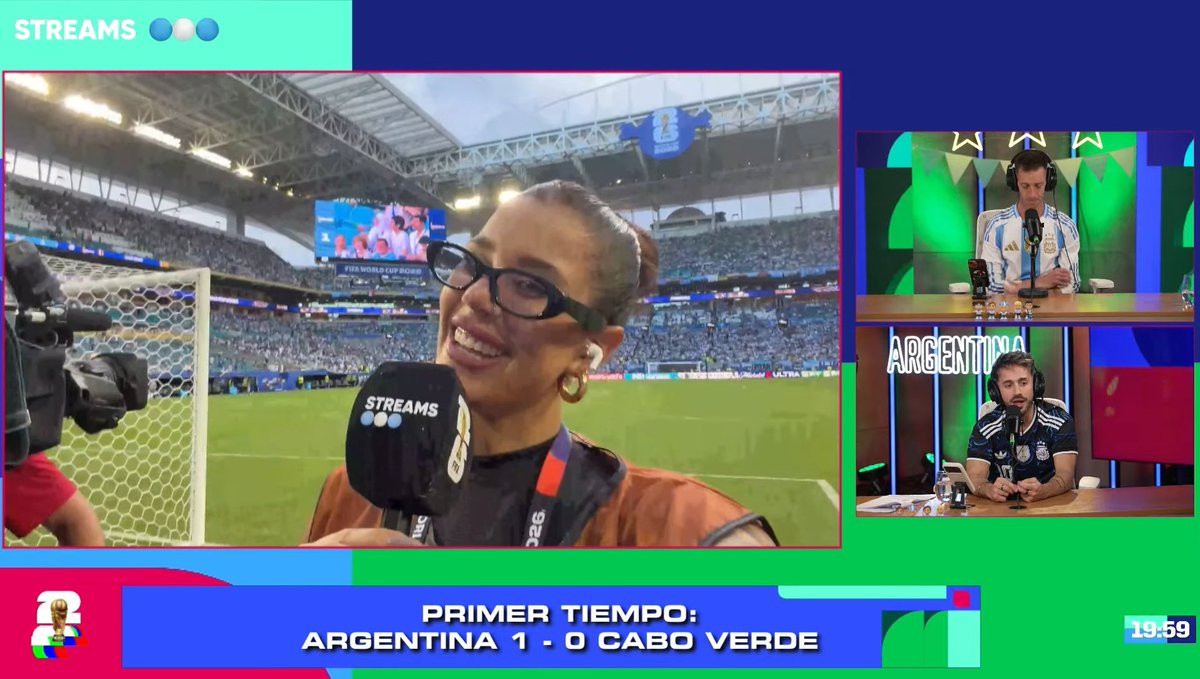 micaela150589's tweet photo. La Tora para @streamstelefe desde el campo  💛 Amo verla feliz ✨ #mundialdefútbol2026 https://t.co/YBVfwEKmyH
