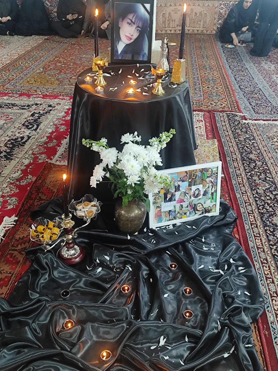 GardJavidan2025's tweet photo. سحر فرد فرزندی بود جان فدای میهن
زفریاد مردان و مشت زنان چو لرزید بنیاد اهریمنان
خدا مرده و مردمان بی پناه کشیده است شیطان به میدان سپاه https://t.co/9TGahhTPtd