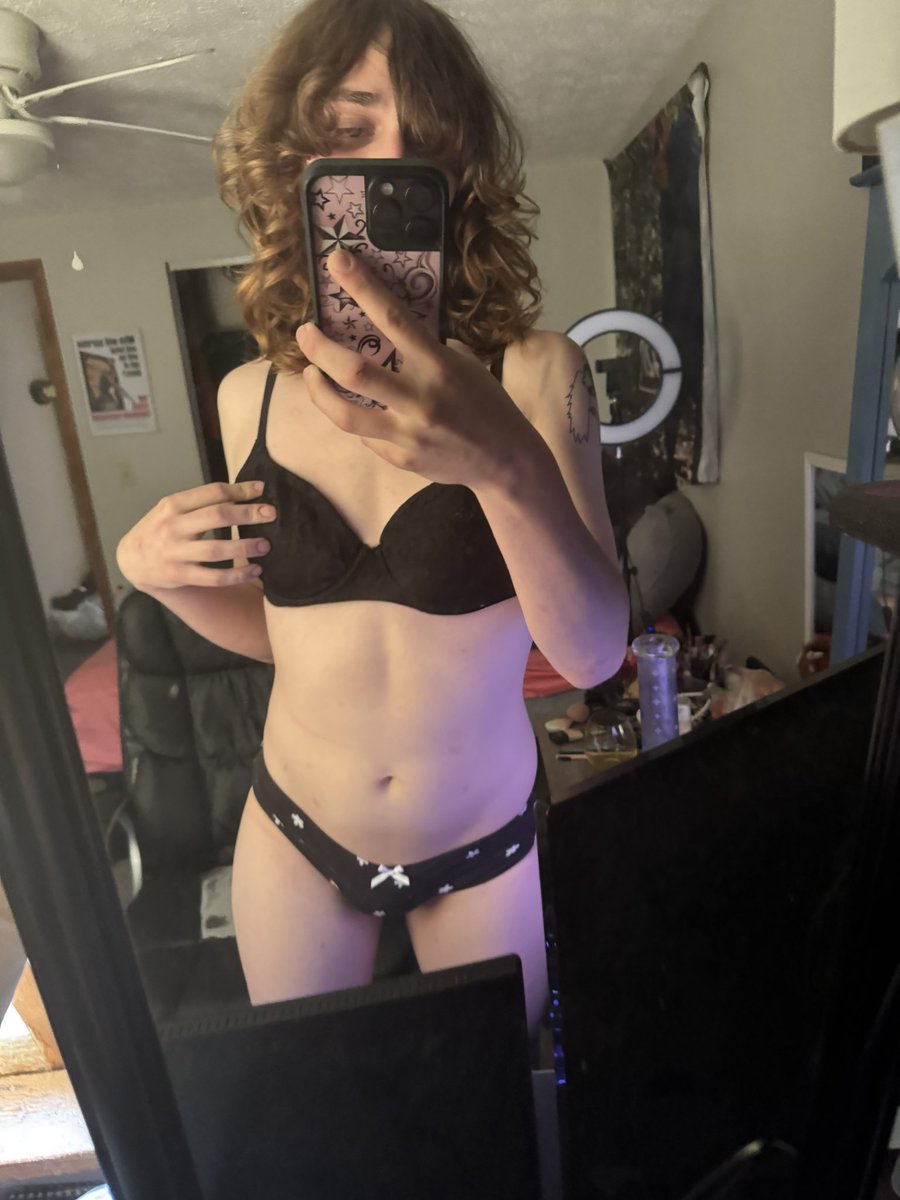 gockinmyrari's tweet photo. wish i was getting milked #nsfw #content #trans #femboy https://t.co/T6pvyaLbtu