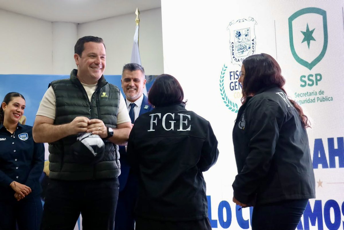 FedericoFdzMx's tweet photo. Semana tras semana visitamos Universidades y Preparatorias, porque estamos convencidos de que la prevención empieza con información útil para nuestra juventud.

Es importante que nuestras y nuestros jóvenes cuenten con la información necesaria sobre las consecuencias del consumo de drogas y que también conozcan el Modelo de Seguridad de Coahuila, encabezado por el Gobernador @manolojim.

#ACoahuilaLoCuidamosTodos

Nuestros ióvenes también cuidan de Coahuila, junto con nosotros.