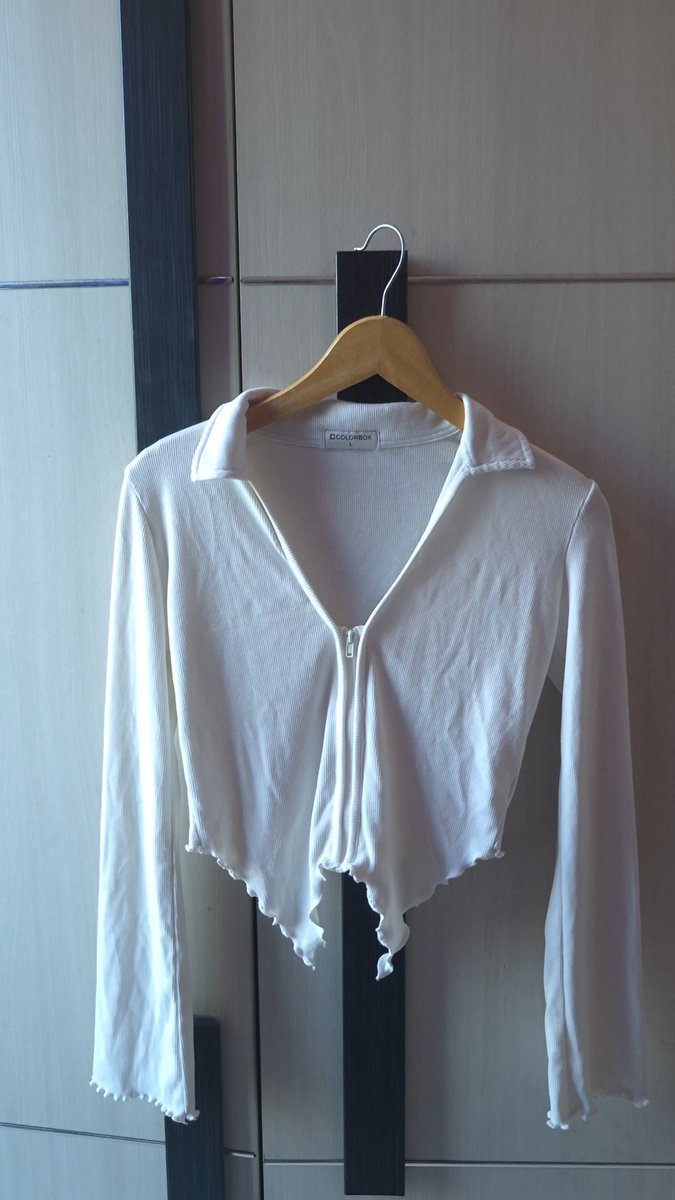 bymaeeFitz's tweet photo. ziper colorbox size L (putih) 
💰50k (fullpay oren) harga inc adm
💰splitpay (adm lebih murah)
📍dom sidoarjo,jatim https://t.co/KjLCklQPC6