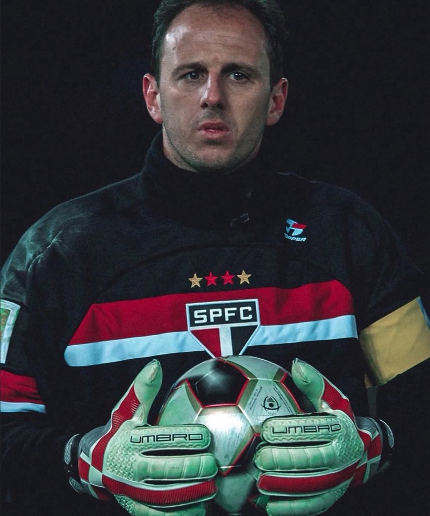 sp100qualidade's tweet photo. O goleiro Vozinha: https://t.co/kpoAAVksuC