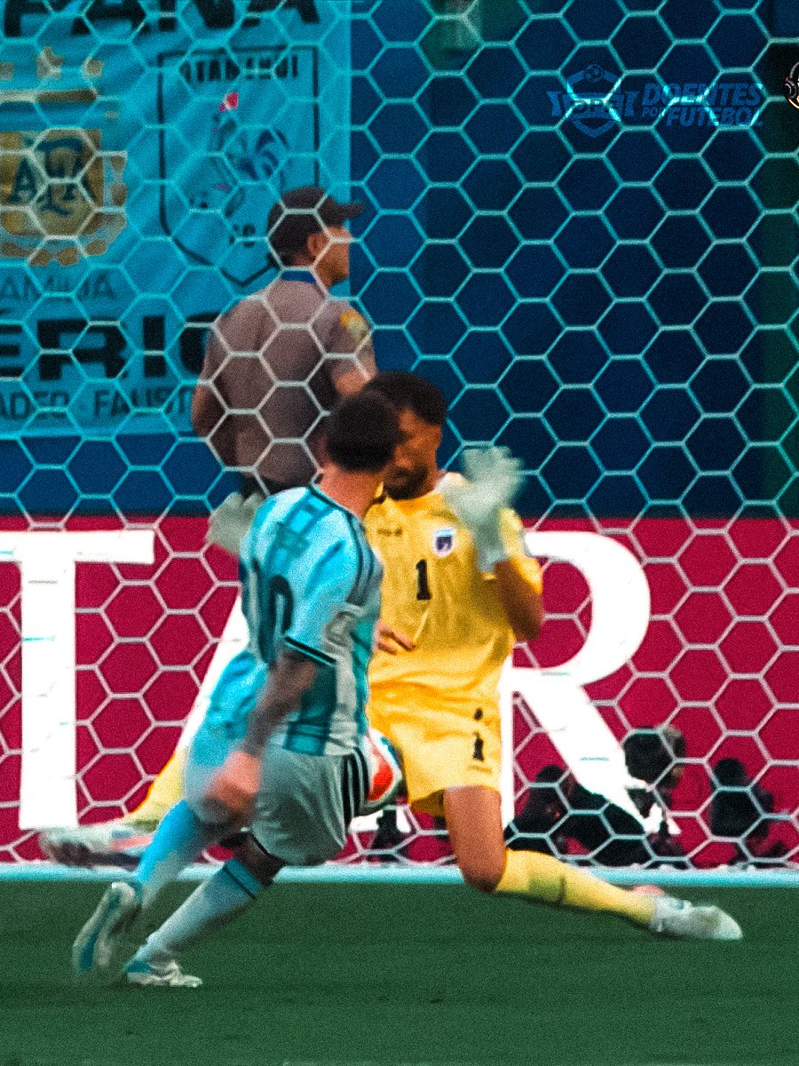 DoentesPFutebol's tweet photo. VOZINHA GIGANTESCO! 🇨🇻

Parou Messi no x1   !!!!!!!!!! https://t.co/AYY5RLINoa