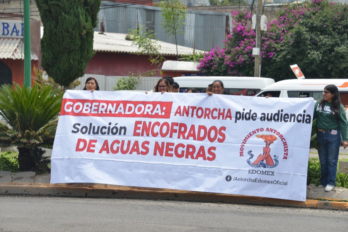 mirabi862's tweet photo. Alzar la voz no es opcional, es necesario. Solo la organización del pueblo trabajador puede arrancar soluciones frente a un gobierno omiso. #GobEdomexNoAtiendeALaGente https://t.co/GKi04gfAip