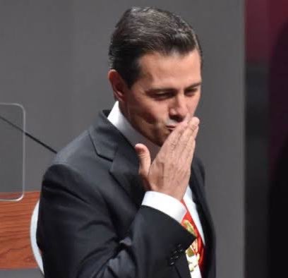 EPNbb's tweet photo. Hey @TeamMessi hold my tepache!

#YSiSí https://t.co/O31hSlDIy9
