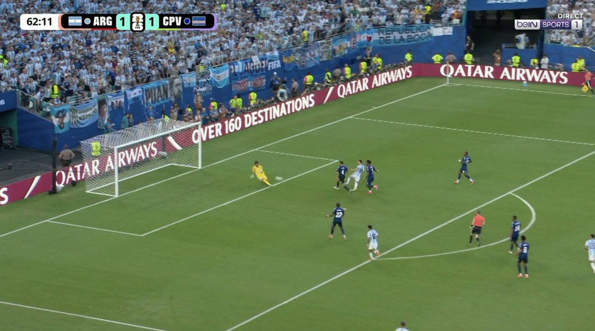 lnstantFoot's tweet photo. VOZINHA QUI REMPORTE SON DUEL FACE À MESSSIIIIII !!!! https://t.co/EDoCmOjvtb