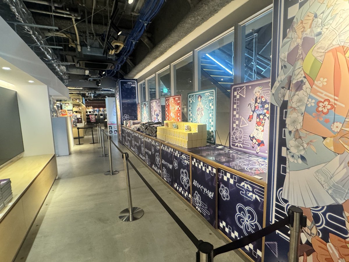 yakenohara15's tweet photo. 京都IP書店　超かぐや姫！
土曜の朝イチの様子です。 https://t.co/qP6haULfDk