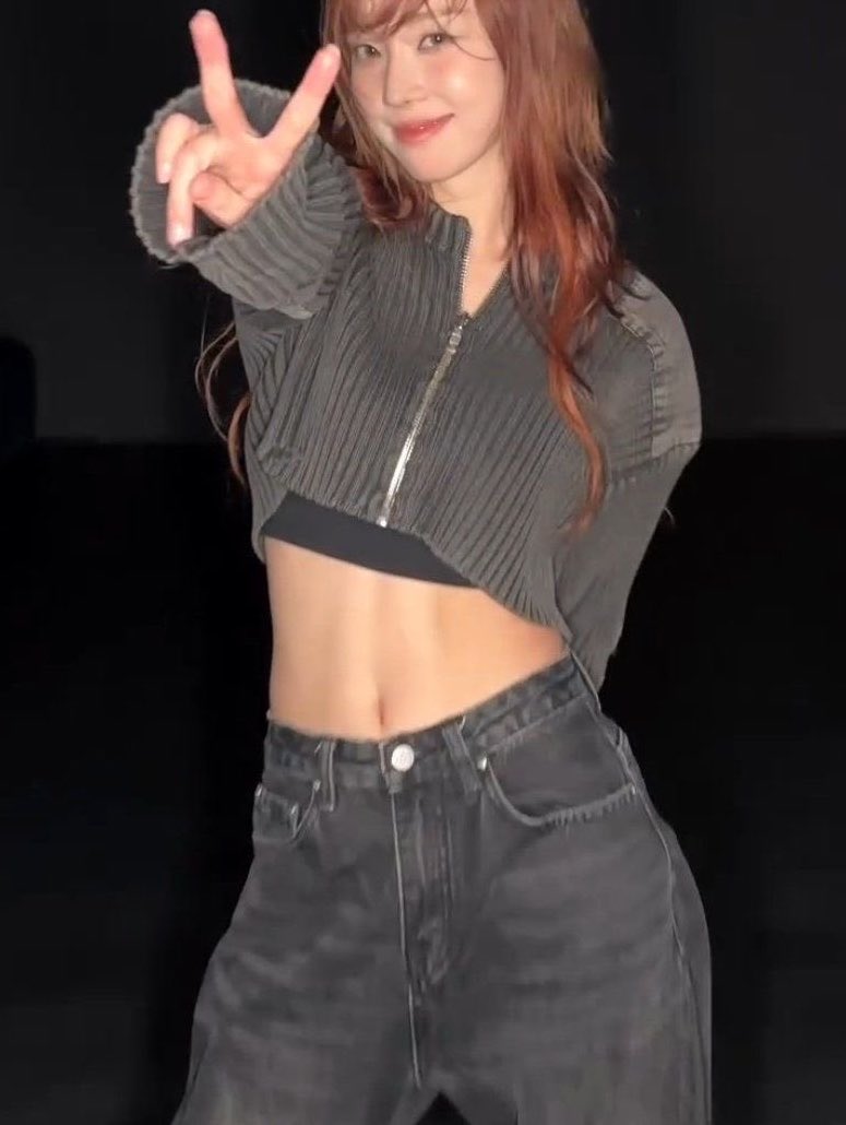 joyminjeong's tweet photo. wabs. https://t.co/J2lMPl3dG5