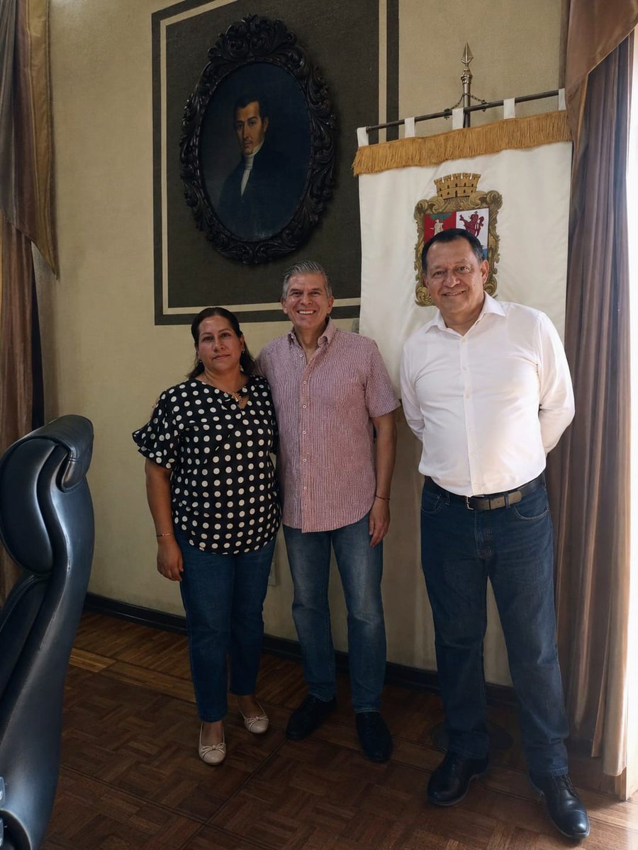 GabrielDuranOr2's tweet photo. Recibimos con mucho gusto a nuestro senador por Guanajuato, @Ricard , en la Presidencia Municipal de León.
fue un encuentro enriquecedor, en el que recordamos  su pasado como Regidor del H Ayuntamiento periodo 95-97 y Presidente Municipal periodo 09-12
#enleontrabajamosconpasion https://t.co/1yY3WrJV94