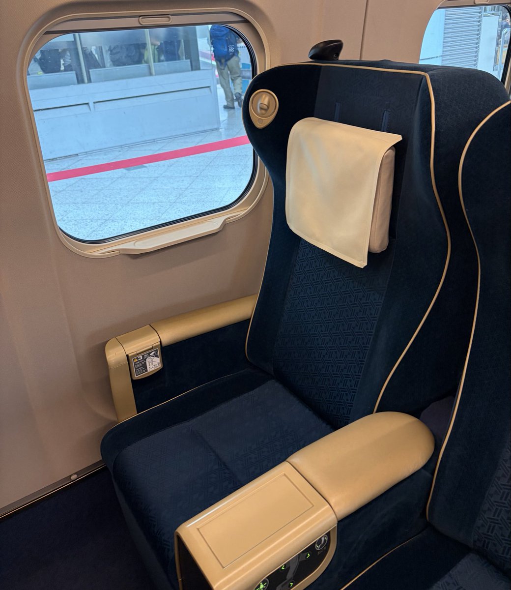 mami_peter's tweet photo. 初めての上越新幹線グリーン旅🚅
楽しんできます！ https://t.co/6sKEUhSBI2