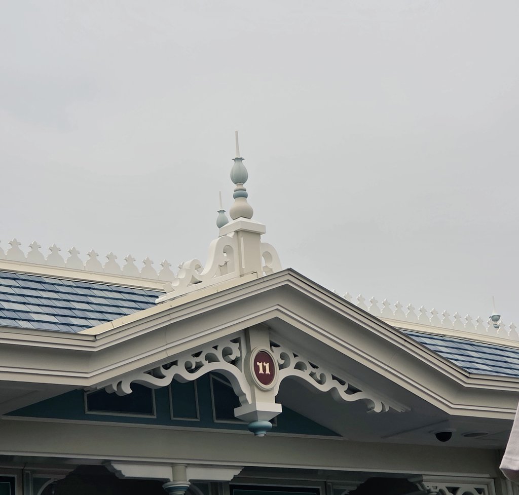 Marua302's tweet photo. ディズニーランド行ってる！ https://t.co/A1N1trhuI6