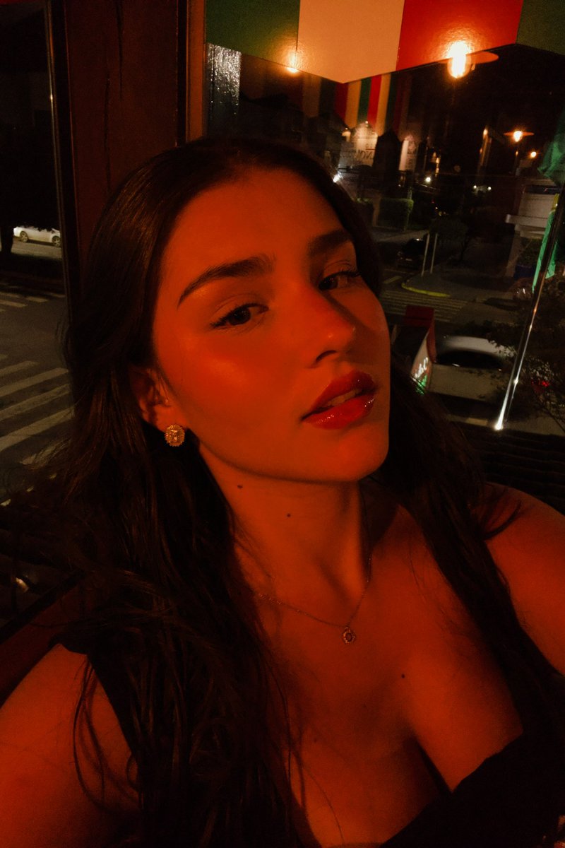 jmgirlsz's tweet photo. idade - deixa baixo 
★ genero - fem
★mbti - entj a
★ aniversário - 15/12
★altura - 1,58 
★ sexualidade - hetero
★pets - 2 
★piercings - 1
★ tattoos -  0 mas ja ta planejada
★ cor fav - rosa
★ time - botafogo 
★status - namorando https://t.co/Xjb0WbsYqq