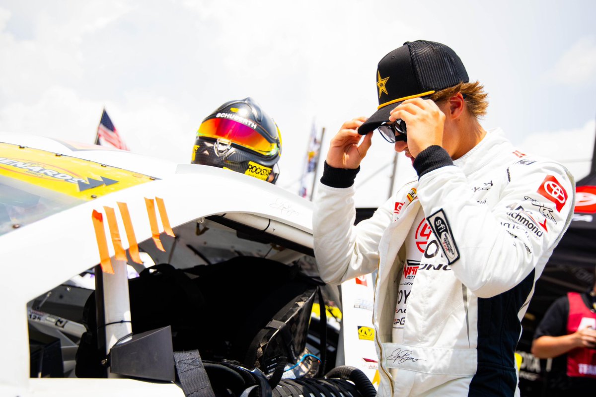 racewithnitro's tweet photo. All set and ready to go. 100 laps at Chicagoland is coming up next.

#Nitro / #NitroMotorsports / #RaceNitro / #TeamToyota / @toyotaracingusa / @arca_racing / @nascarregional https://t.co/FYp969ZhNz
