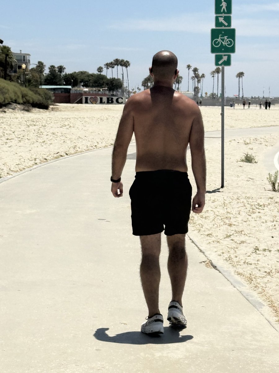 djbuttwipe's tweet photo. This body type on a man got me weak 🥴 https://t.co/pzByF2Rwxo