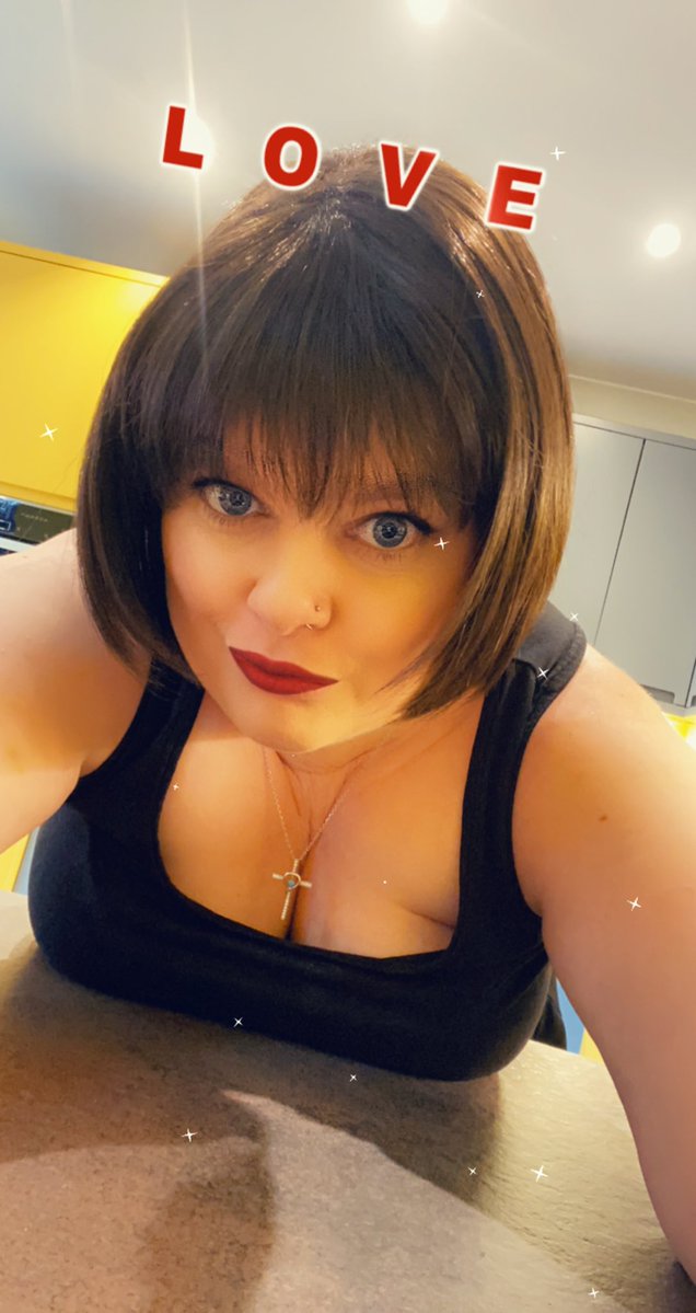 LennieBellz's tweet photo. Right I’m off to sleep it’s zero thirty four hundred hours in the uk 

🇬🇧 

All I have left to say is 

Boobs ❤️❤️ https://t.co/ORSJgJPyny