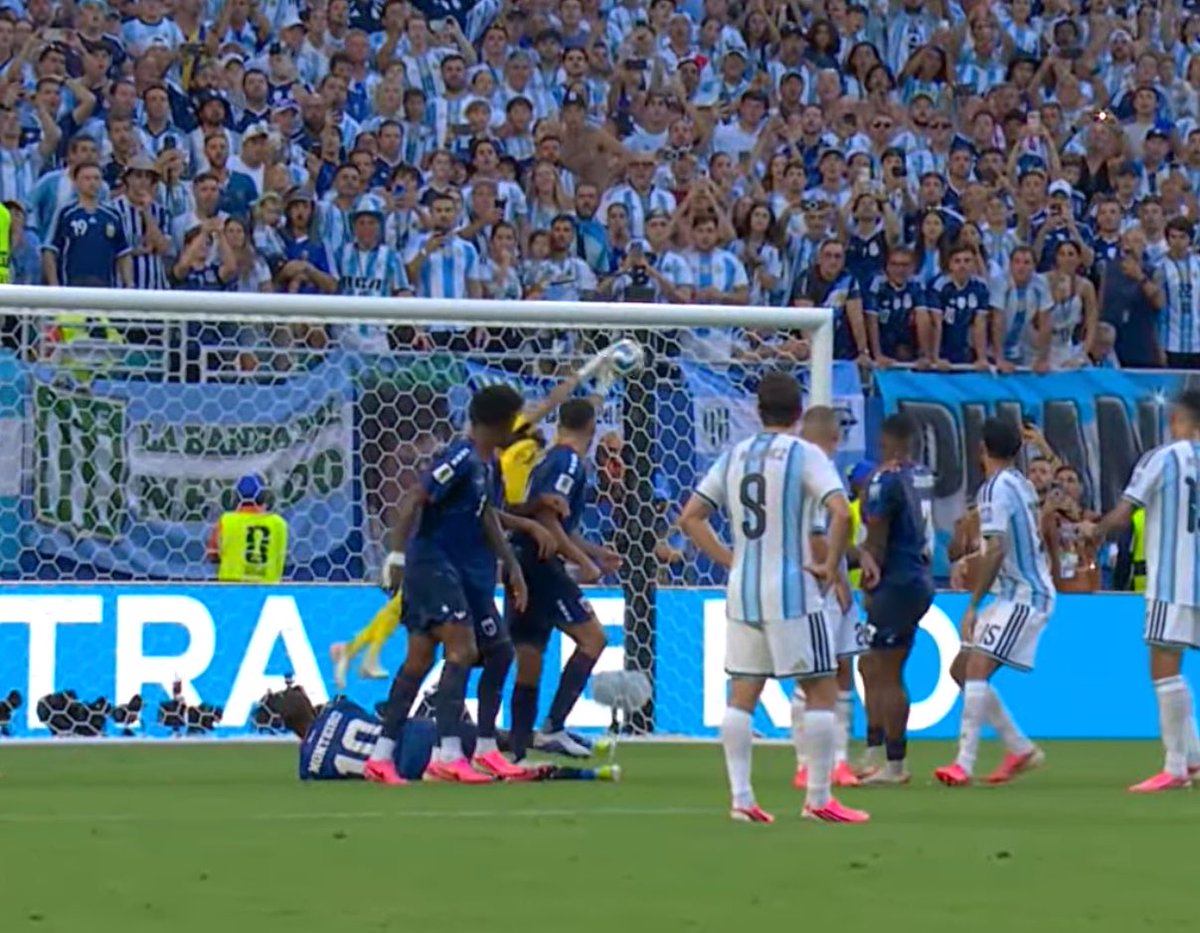 DataFutebol's tweet photo. VOZINJA LDLSLLSLALSLSKKAKAKSKSKKSKSKSKKSKSKSKSKLK https://t.co/FLhjf8Y3jh