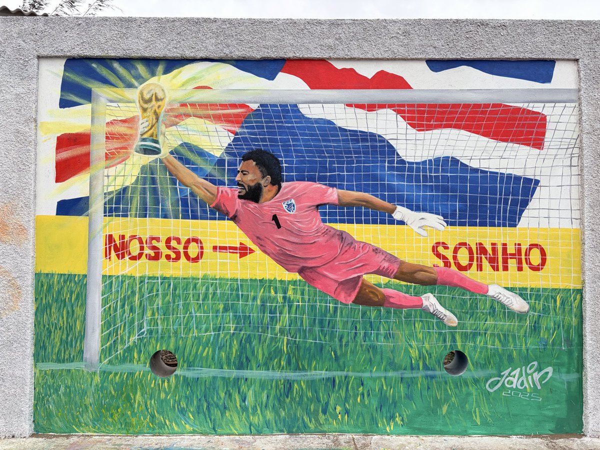 uxniot's tweet photo. Vozinha - souvenir de Mindelo en Janvier 💙❤️ https://t.co/d3PtLToX9N
